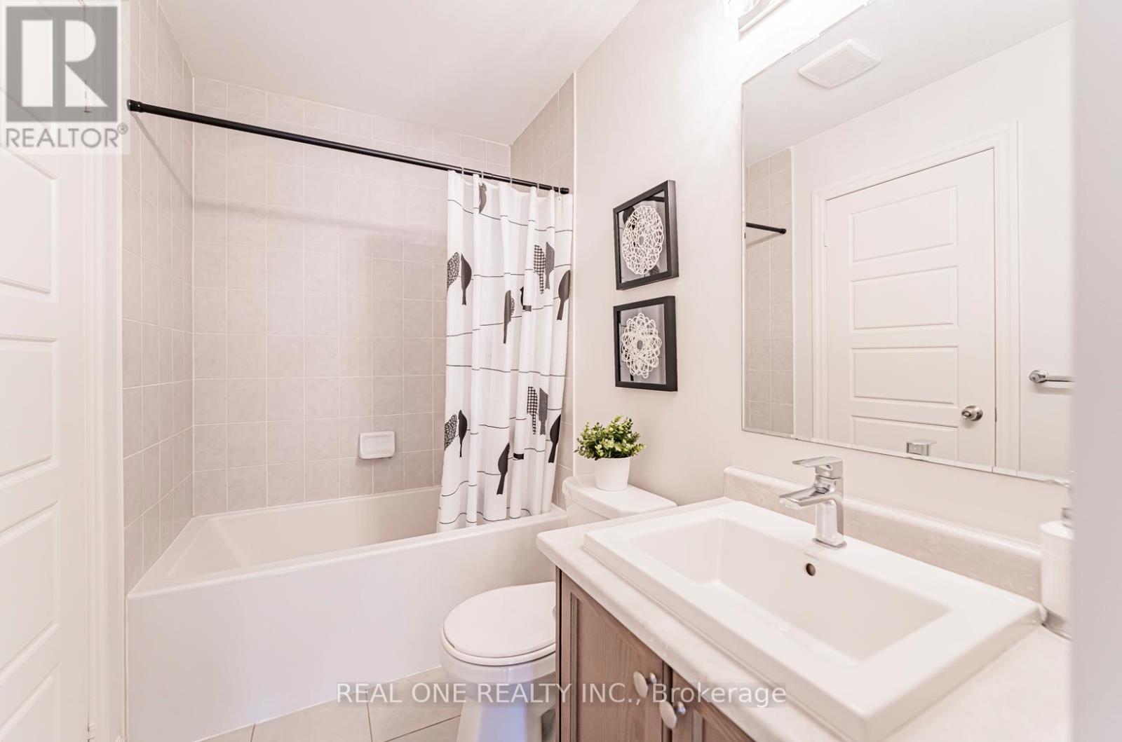 71 Tango Crescent, Newmarket, Ontario  L3X 0K4 - Photo 38 - N12137825