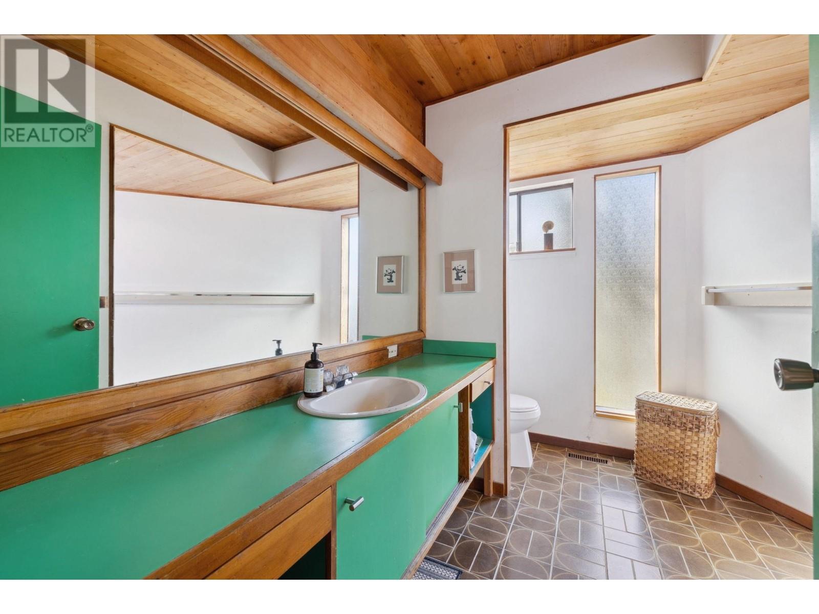 2240 Windridge Drive, North Vancouver, British Columbia  V7H 1B5 - Photo 17 - R2992498