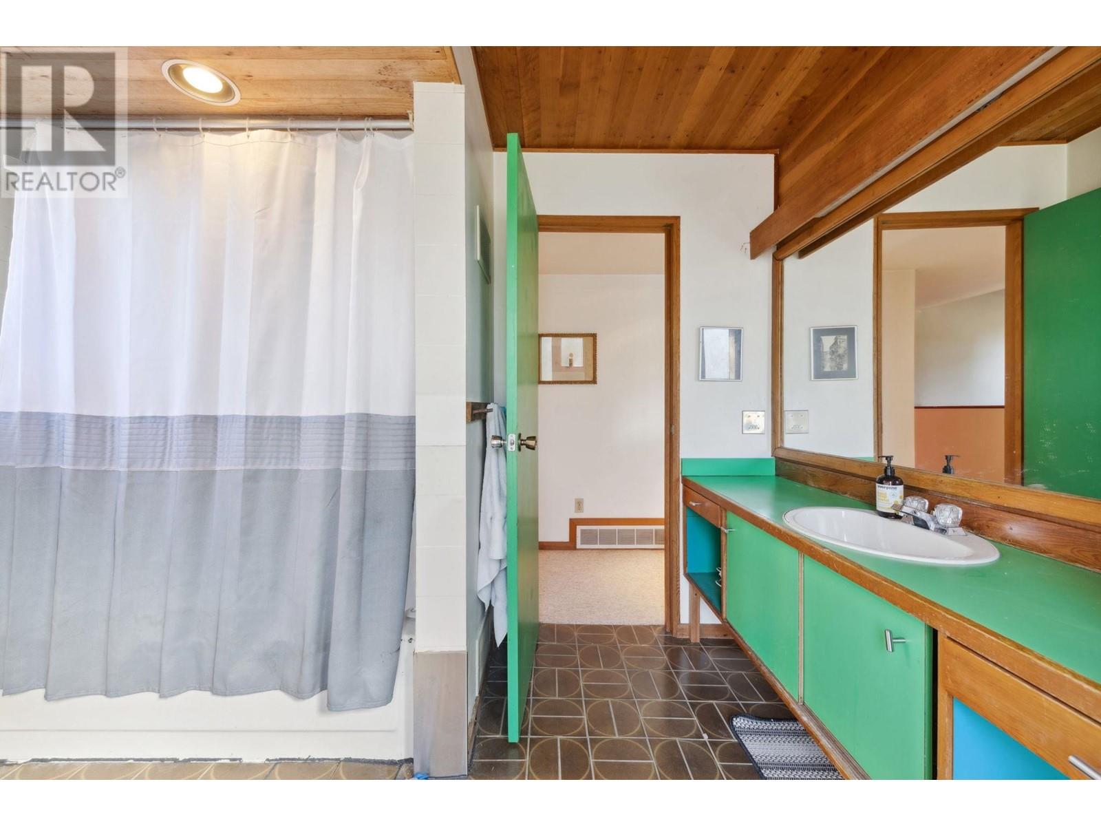 2240 Windridge Drive, North Vancouver, British Columbia  V7H 1B5 - Photo 18 - R2992498