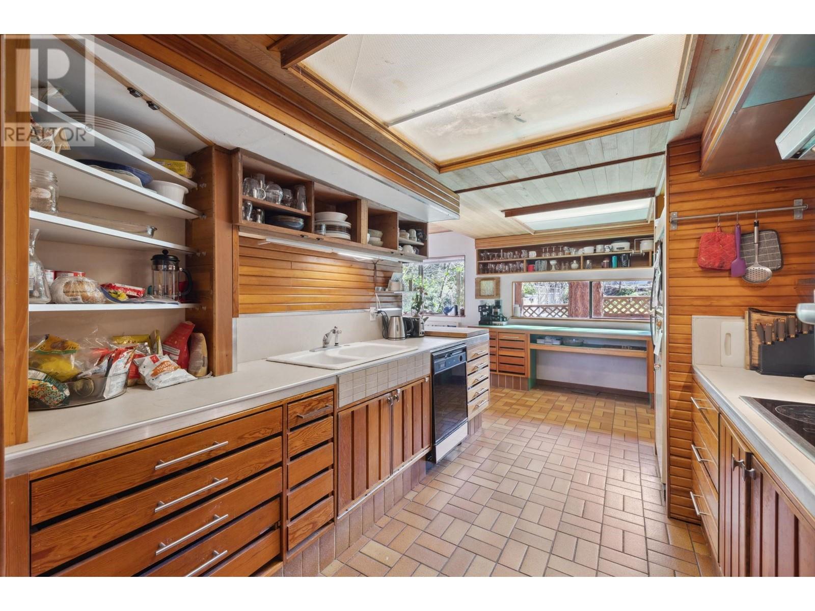 2240 Windridge Drive, North Vancouver, British Columbia  V7H 1B5 - Photo 12 - R2992498