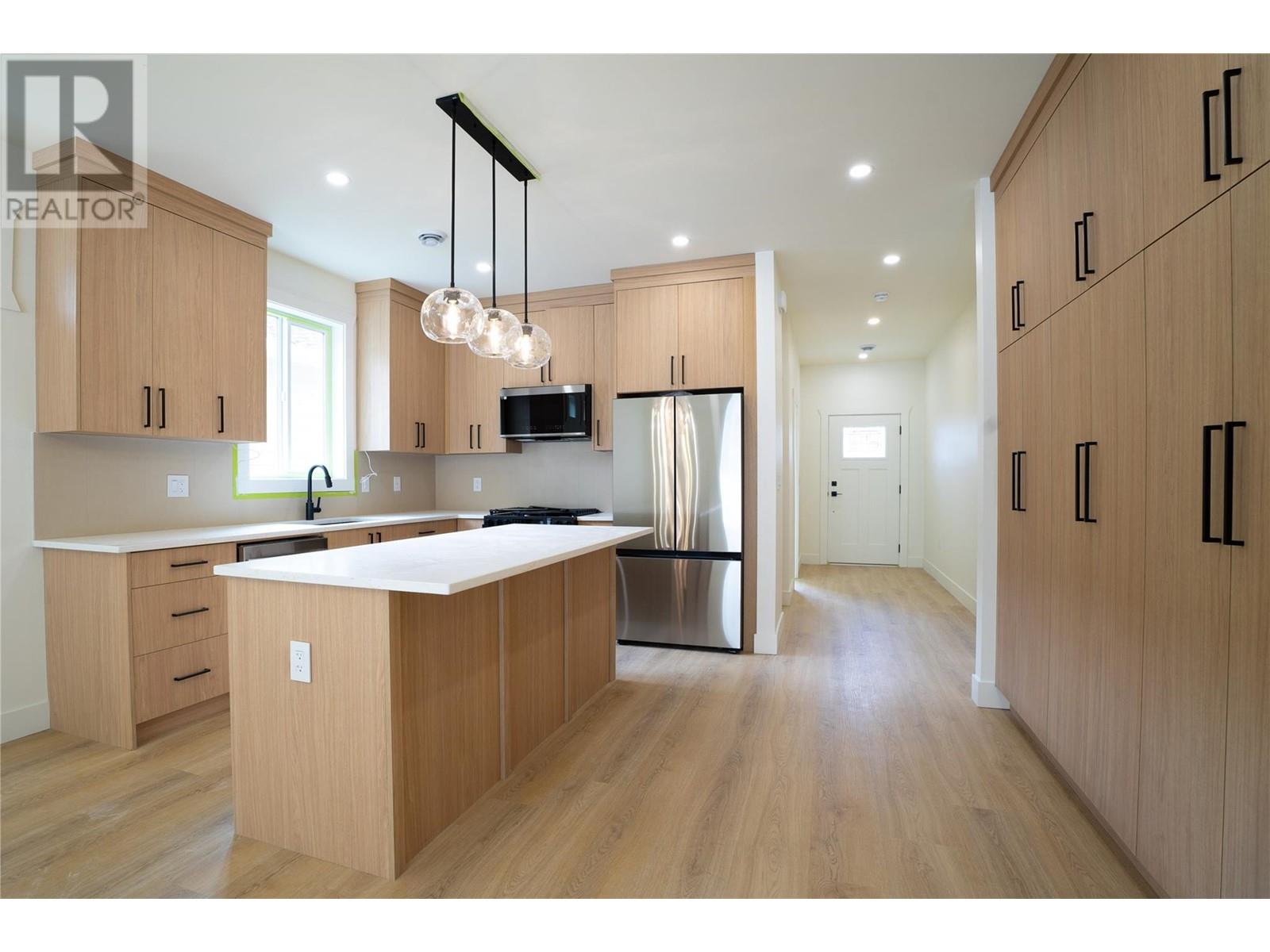 Property at 285 Bentgrass Avenue image 3