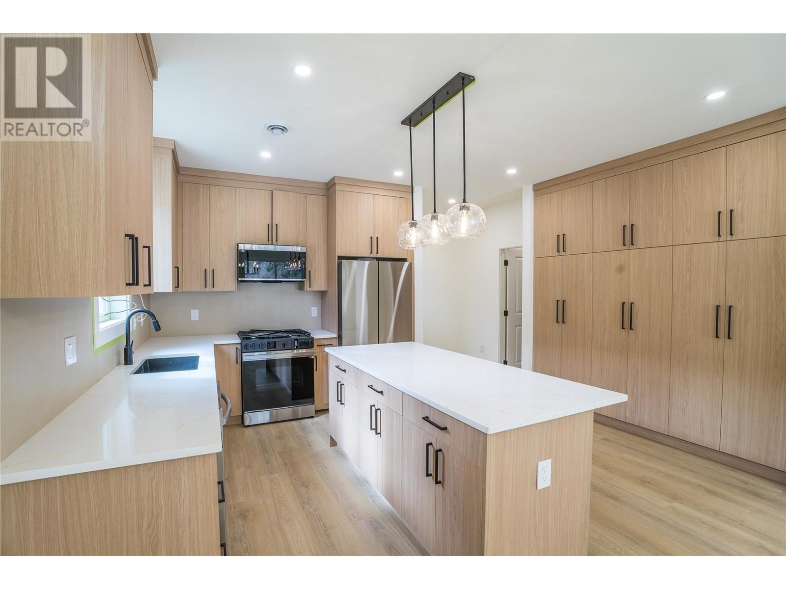 Property at 285 Bentgrass Avenue image 5