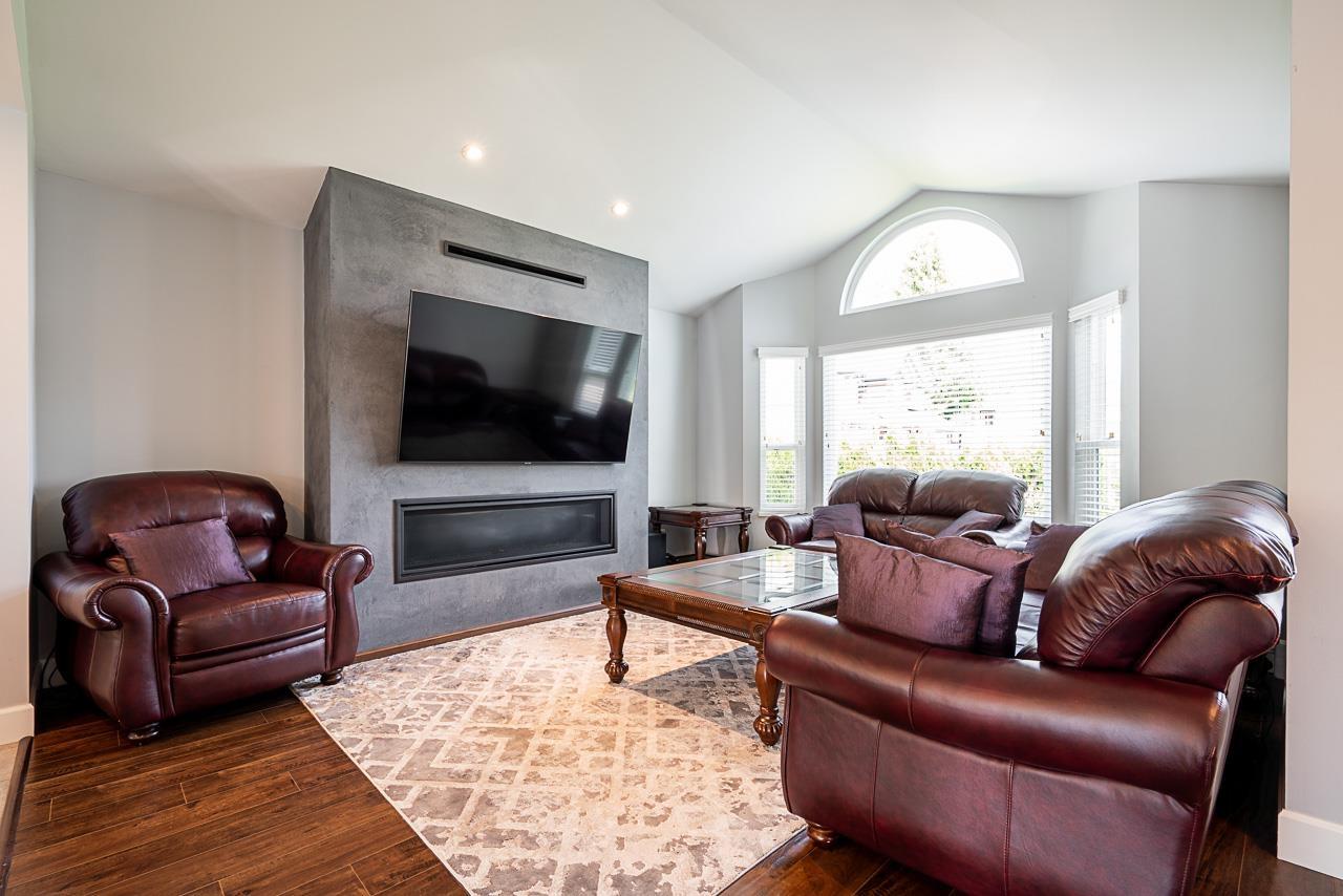 Property at 8489 146 STREET image 1