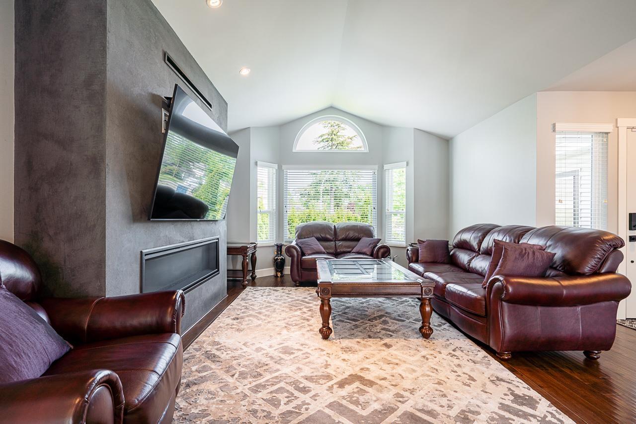 Property at 8489 146 STREET image 3