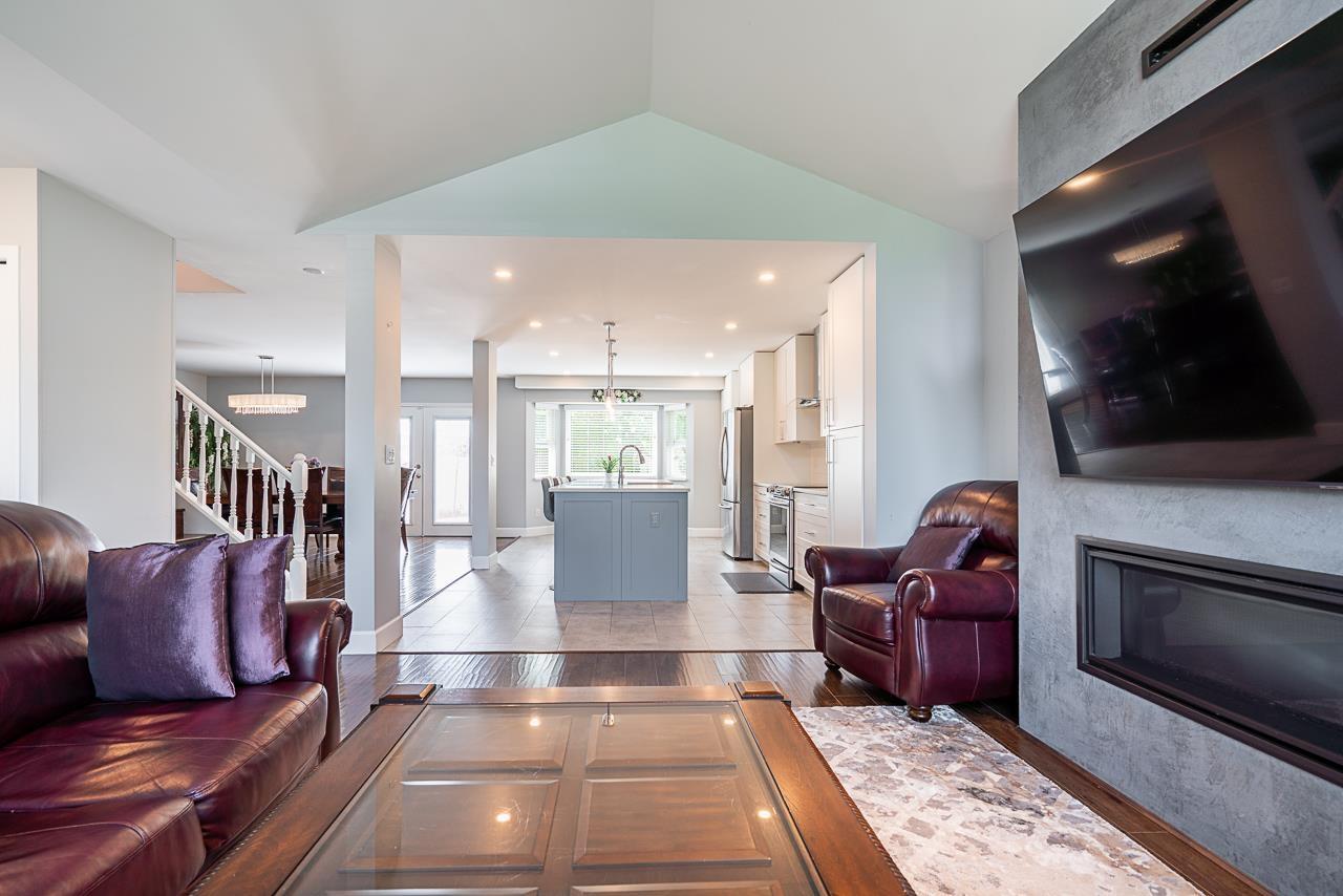 Property at 8489 146 STREET image 5