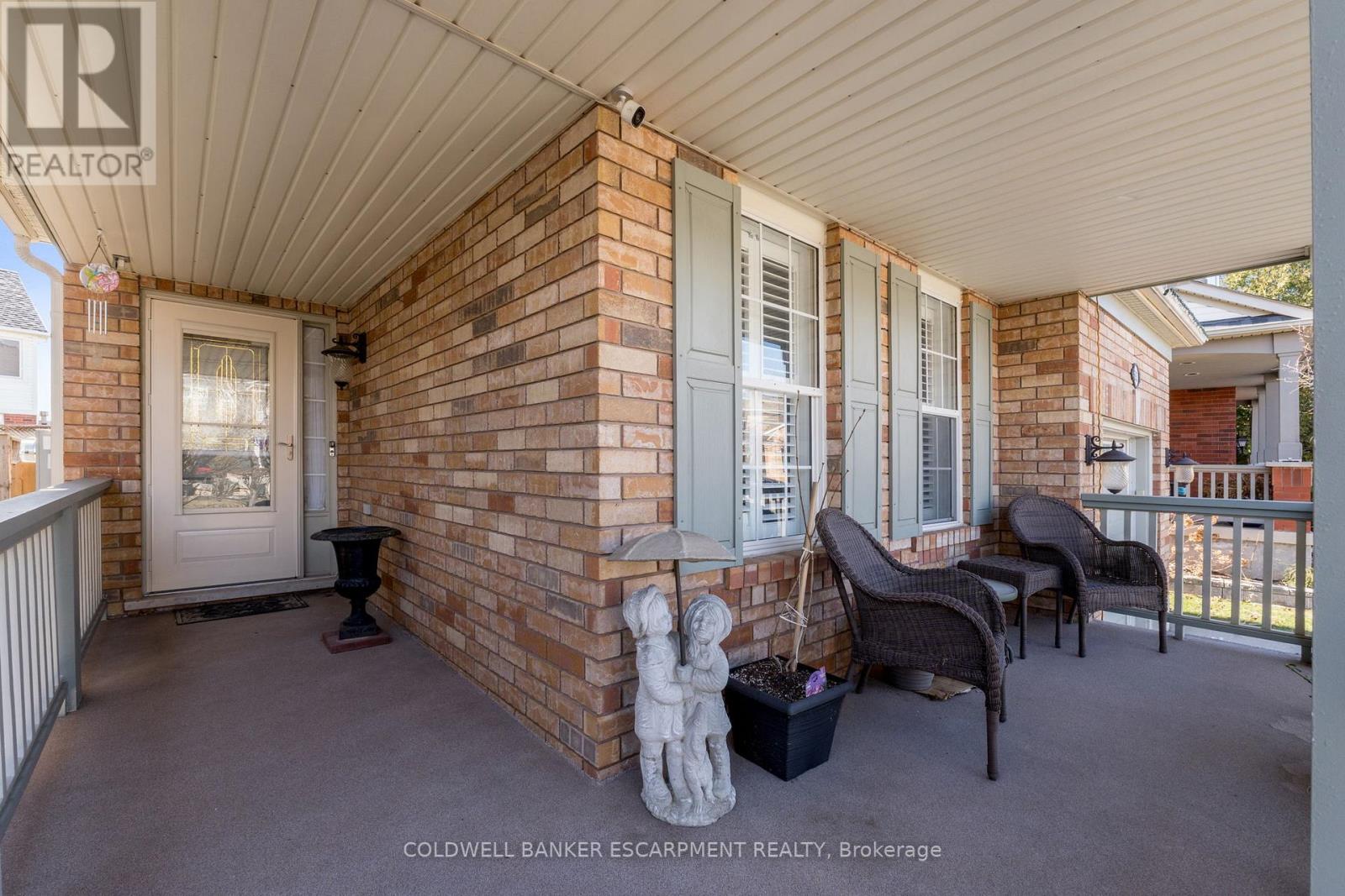 593 Caverhill Crescent, Milton, Ontario  L9T 5K1 - Photo 4 - W12137870