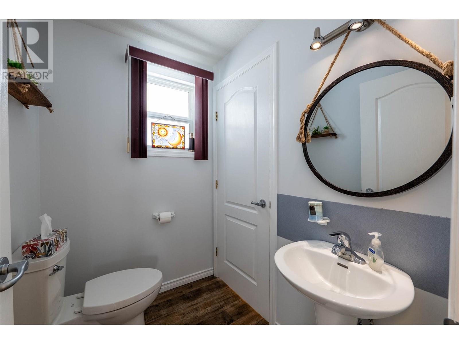 705 8th Avenue, Montrose, British Columbia  V0G 1P0 - Photo 18 - 10336413