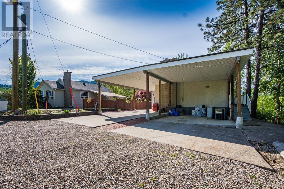 705 8th Avenue, Montrose, British Columbia  V0G 1P0 - Photo 43 - 10336413