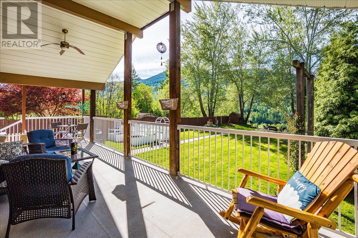 705 8th Avenue, Montrose, British Columbia  V0G 1P0 - Photo 26 - 10336413