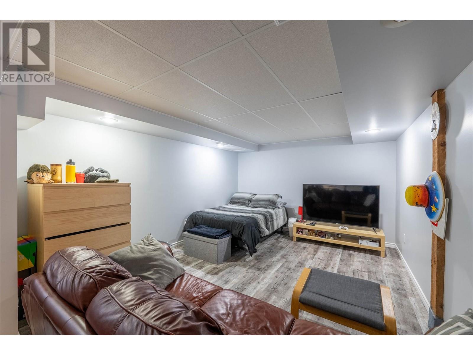 705 8th Avenue, Montrose, British Columbia  V0G 1P0 - Photo 57 - 10336413