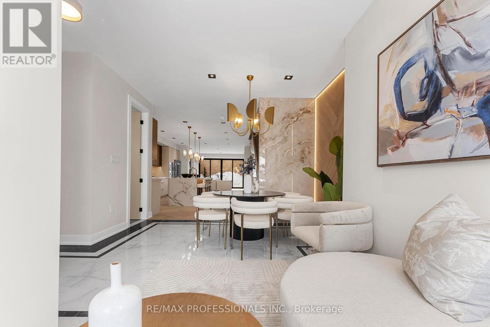 24 Durie Street, Toronto (High Park-Swansea), Ontario  M6S 3E6 - Photo 5 - W12137618