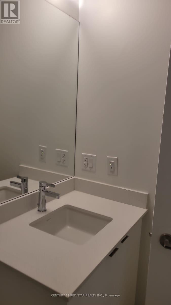 336 - 55 Duke Street W, Kitchener, Ontario  N2H 0C9 - Photo 2 - X12137815