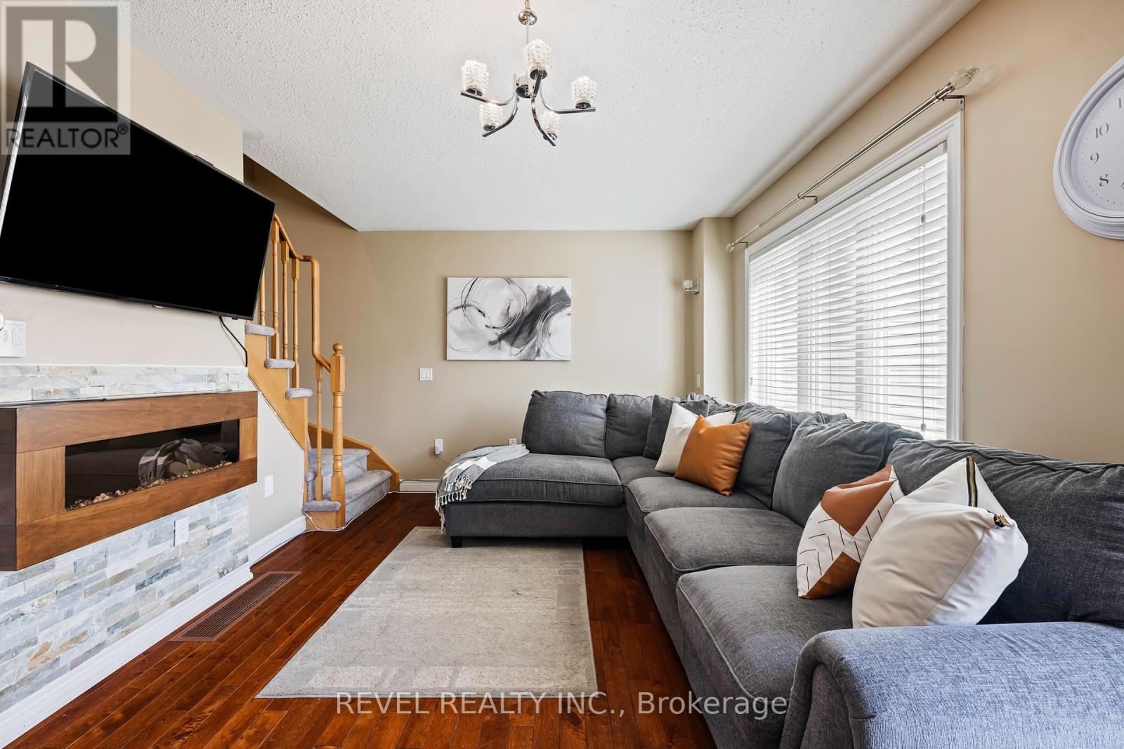 915 Cook Crescent, Shelburne, Ontario  L9V 3V1 - Photo 14 - X12137842