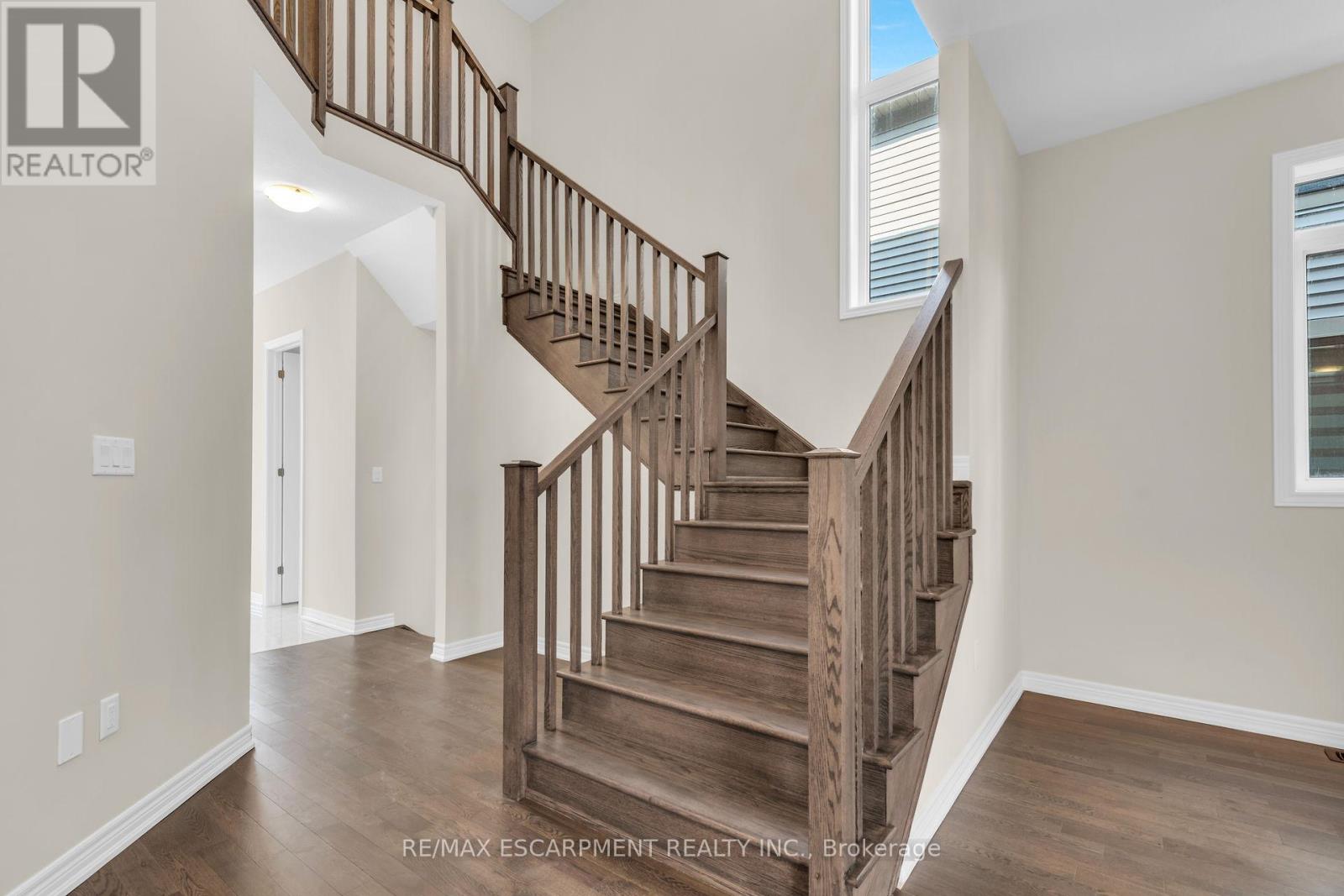 67 Starfire Crescent, Hamilton (Stoney Creek), Ontario  L8E 0K8 - Photo 24 - X12137863