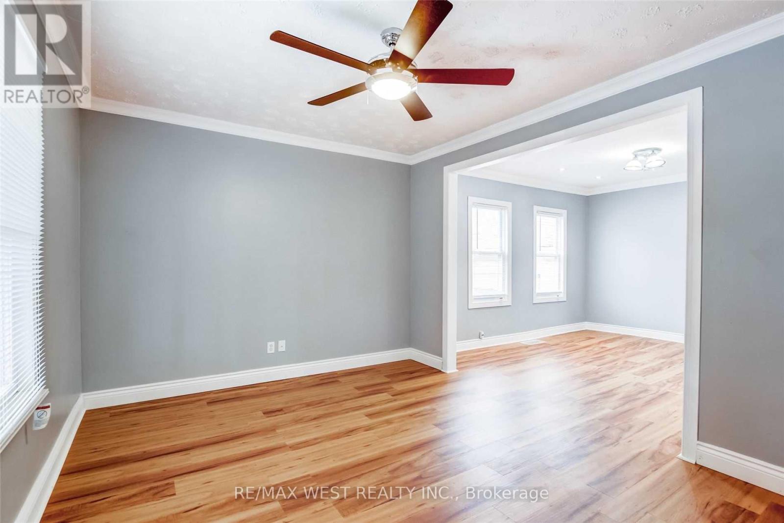Upper - 14 Fitzgerald Street, St. Catharines, Ontario  L2R 4B3 - Photo 3 - X12137885