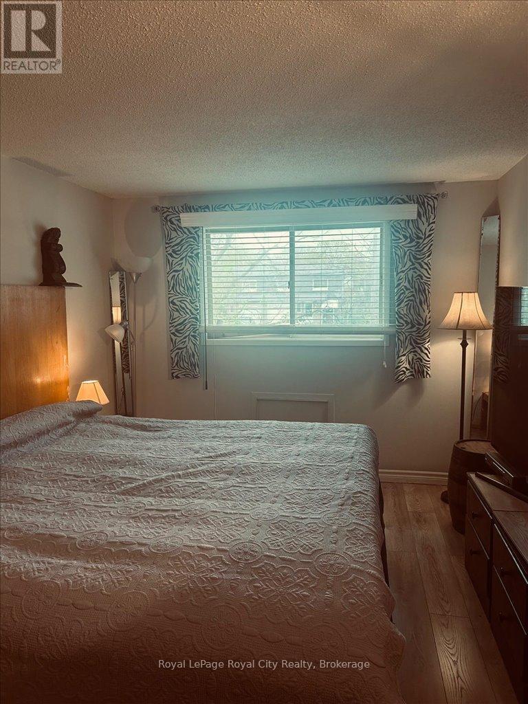 2 - 40 Silvercreek Parkway N, Guelph, Ontario  N1H 7X5 - Photo 17 - X12084624