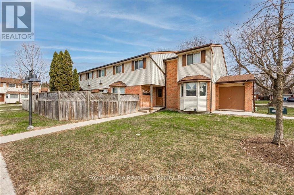 2 - 40 Silvercreek Parkway N, Guelph, Ontario  N1H 7X5 - Photo 3 - X12084624