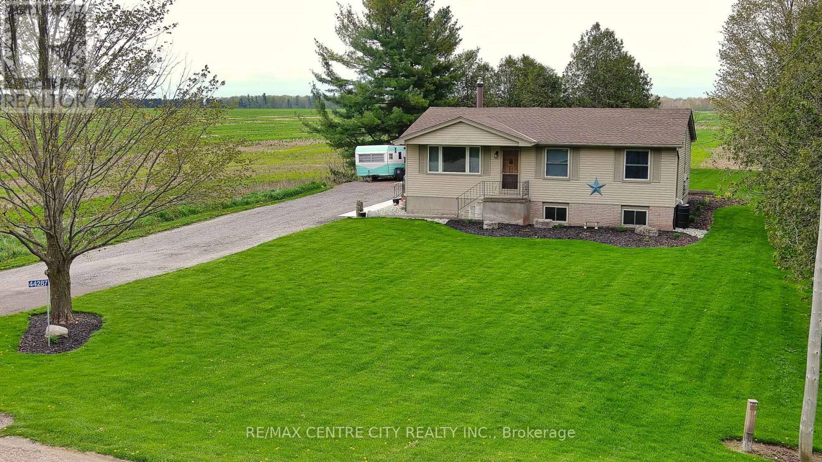 44287 Sparta Line, St. Thomas, Ontario  N5P 3S8 - Photo 30 - X12138099