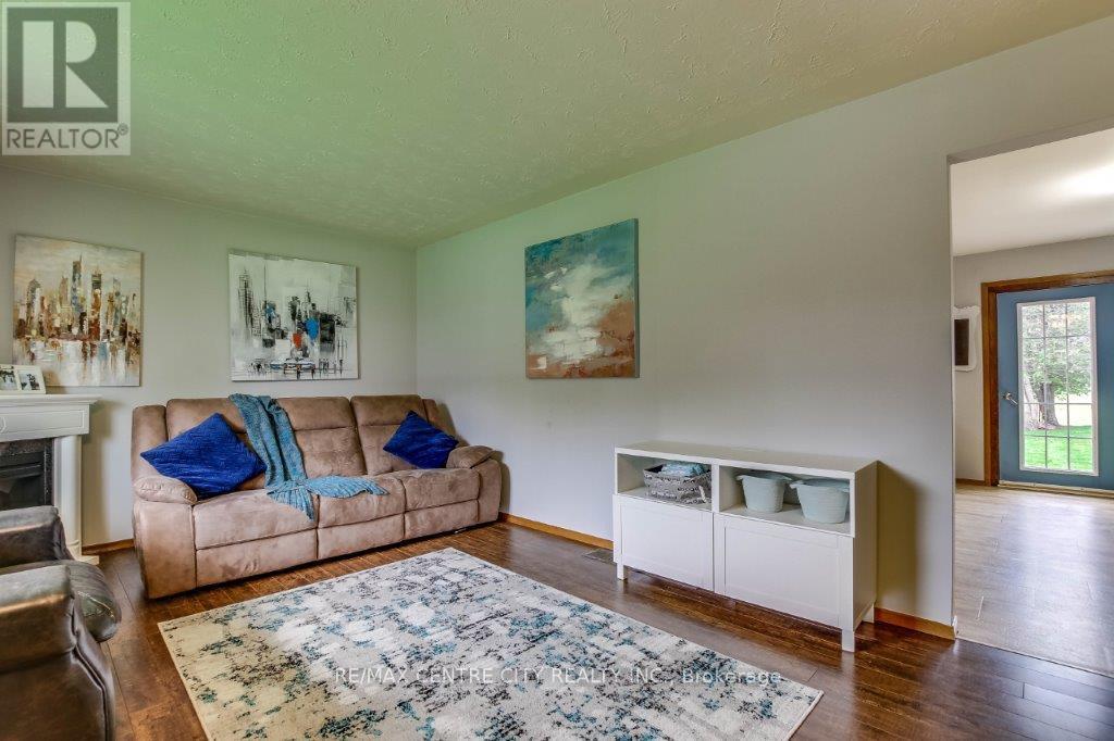 44287 Sparta Line, St. Thomas, Ontario  N5P 3S8 - Photo 6 - X12138099