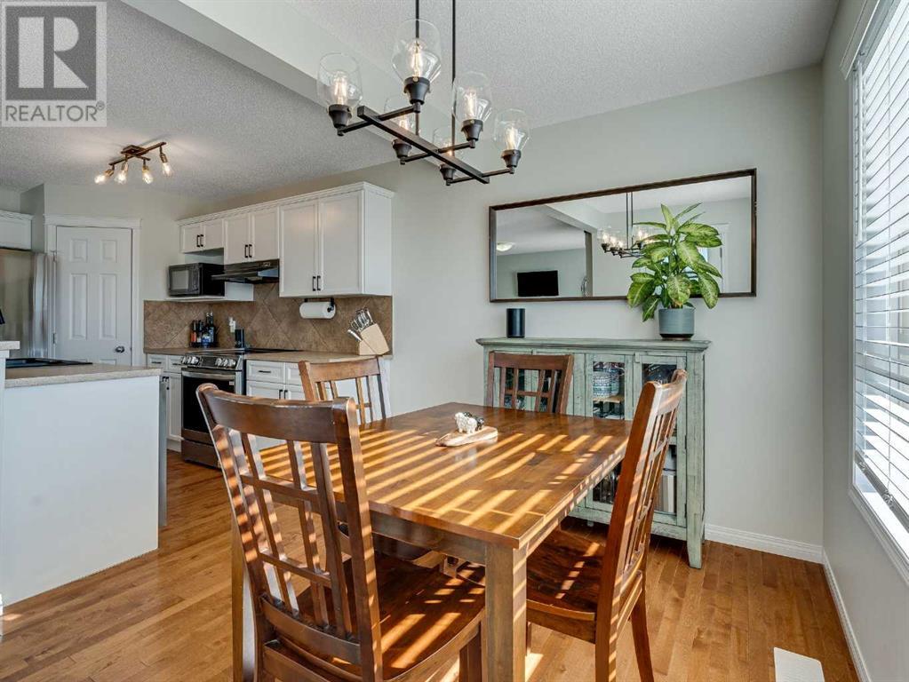 227 Cougar Plateau Way Sw, Calgary, Alberta  T3H 5S3 - Photo 4 - A2218291
