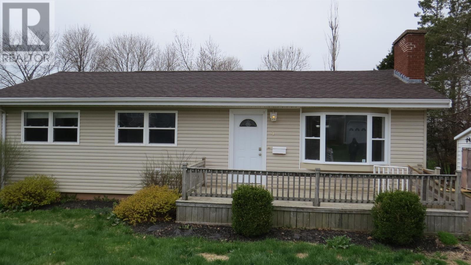 Property at 4 Ferndale Drive image 1