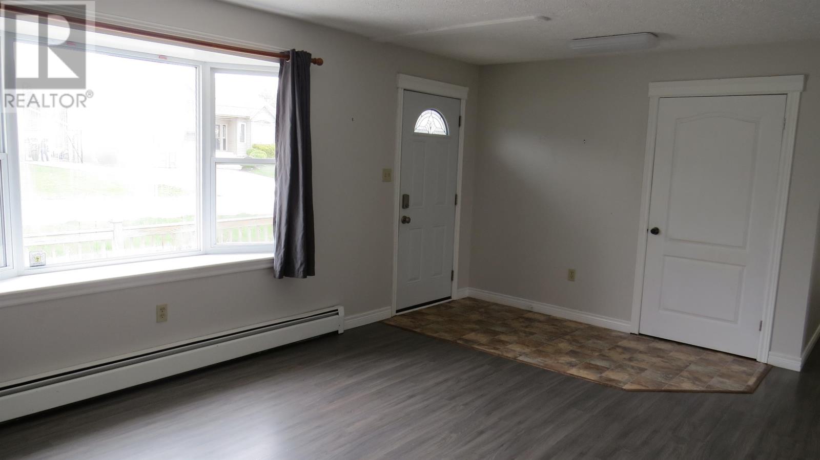 Property at 4 Ferndale Drive image 5