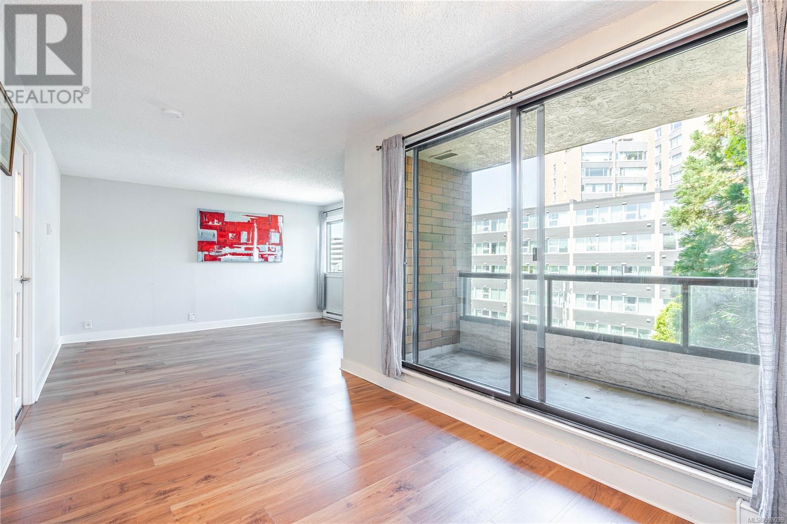 Property at 505 1630 Quadra St image 3