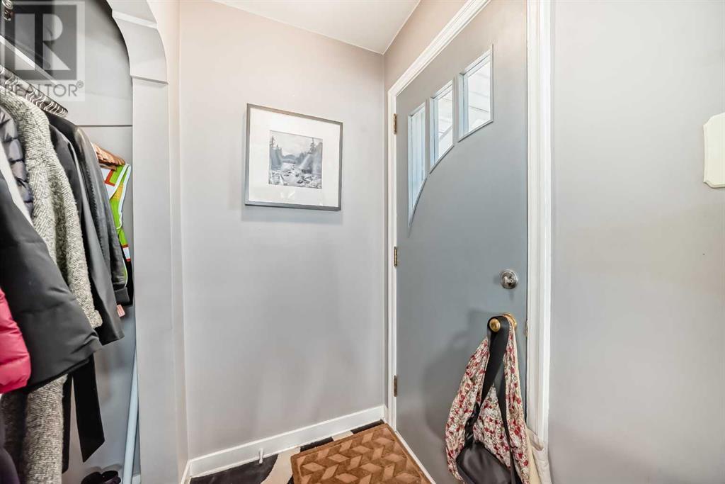 Property at 104 11A Street NE image 4