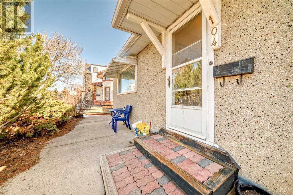 Property at 104 11A Street NE image 3