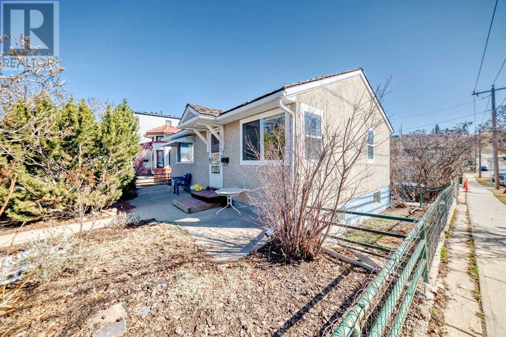 Property at 104 11A Street NE image 2