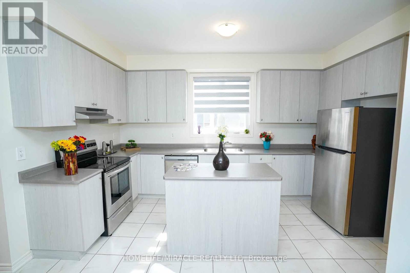 35 Sail Road, Brampton, Ontario  L7A 4W7 - Photo 8 - W12114260