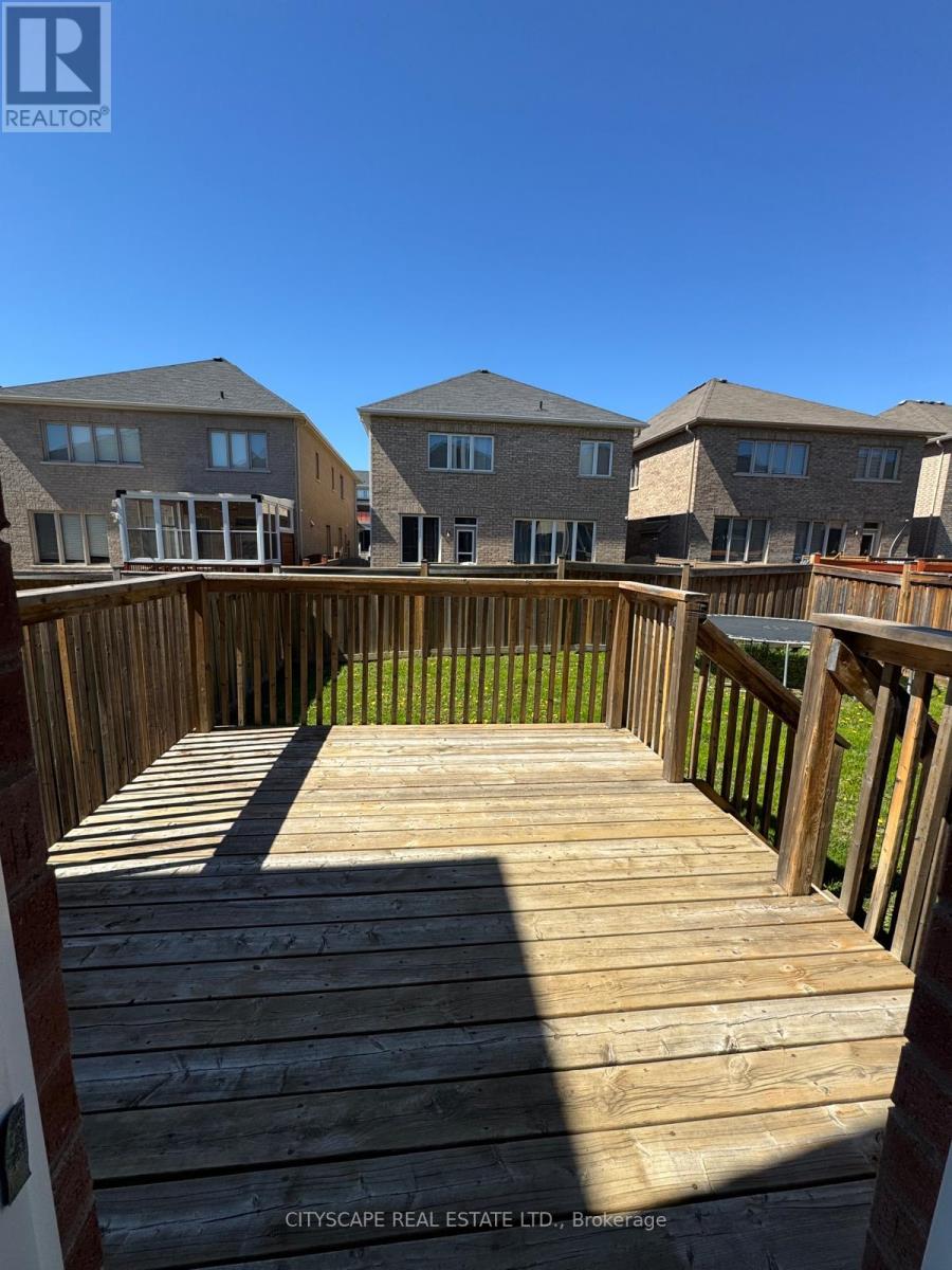30 Newhouse Boulevard, Caledon, Ontario  L7C 4A1 - Photo 27 - W12136981