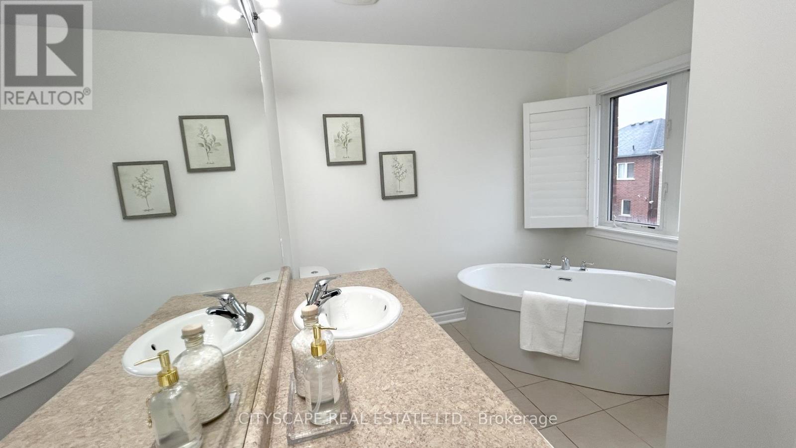 30 Newhouse Boulevard, Caledon, Ontario  L7C 4A1 - Photo 21 - W12136981