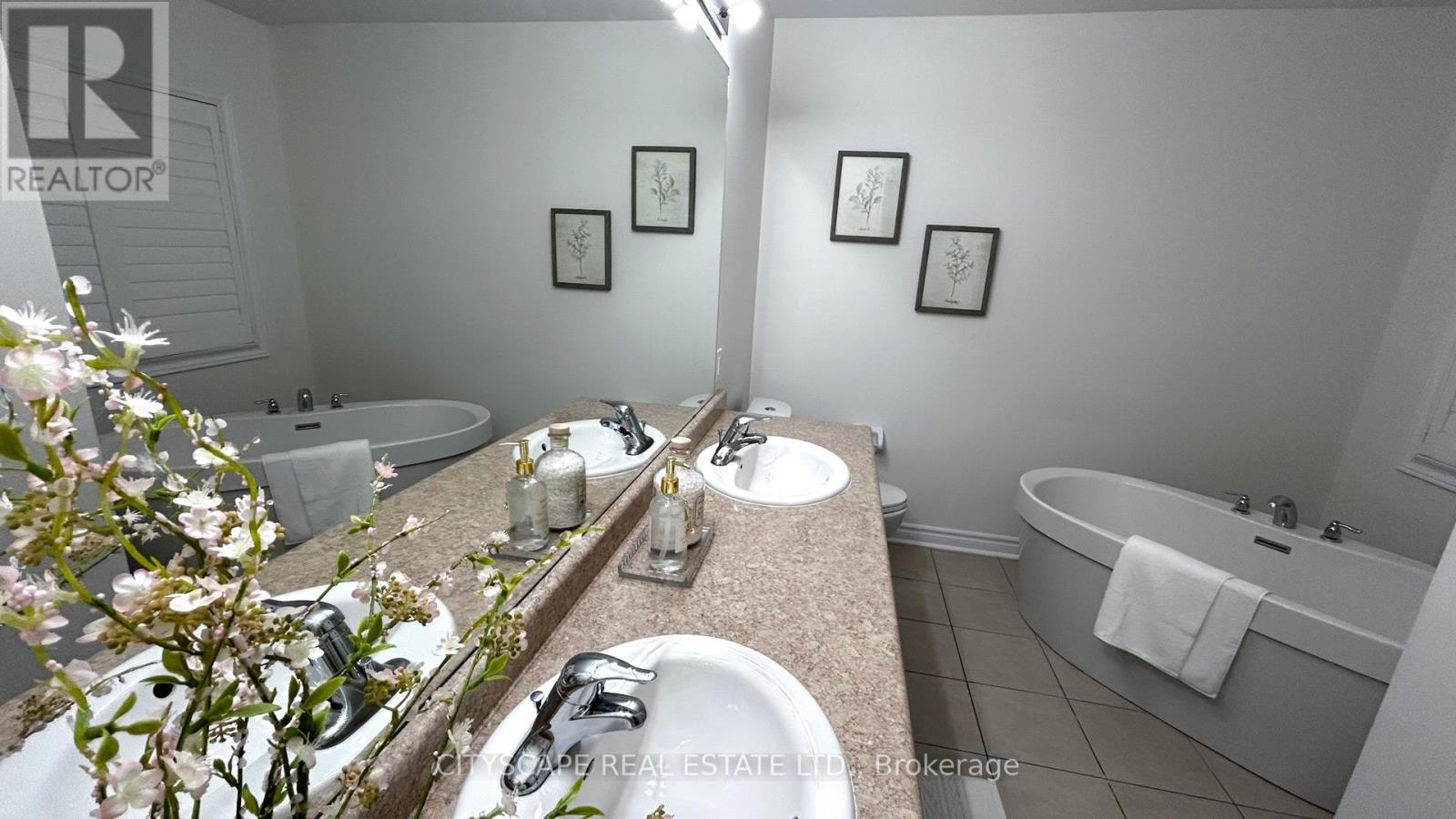 30 Newhouse Boulevard, Caledon, Ontario  L7C 4A1 - Photo 20 - W12136981