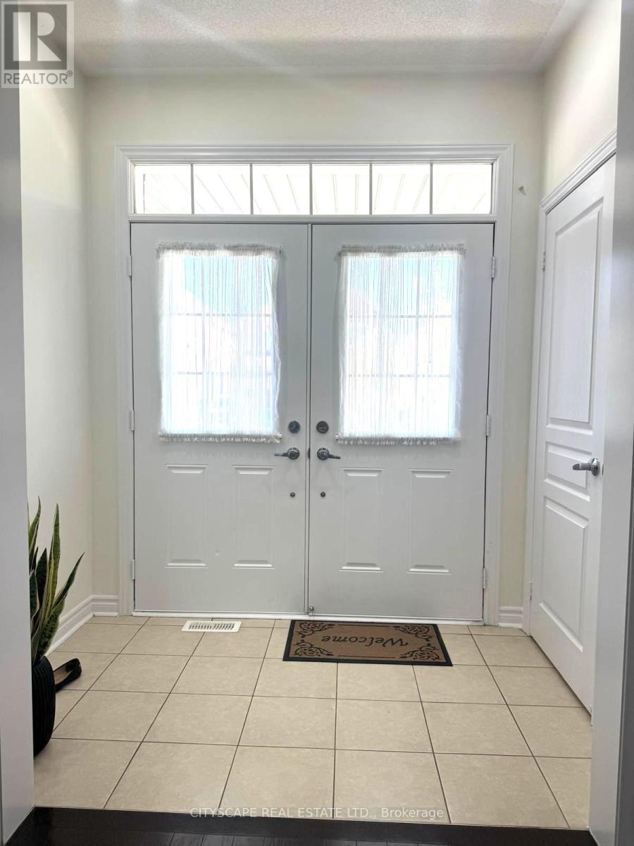 30 Newhouse Boulevard, Caledon, Ontario  L7C 4A1 - Photo 3 - W12136981