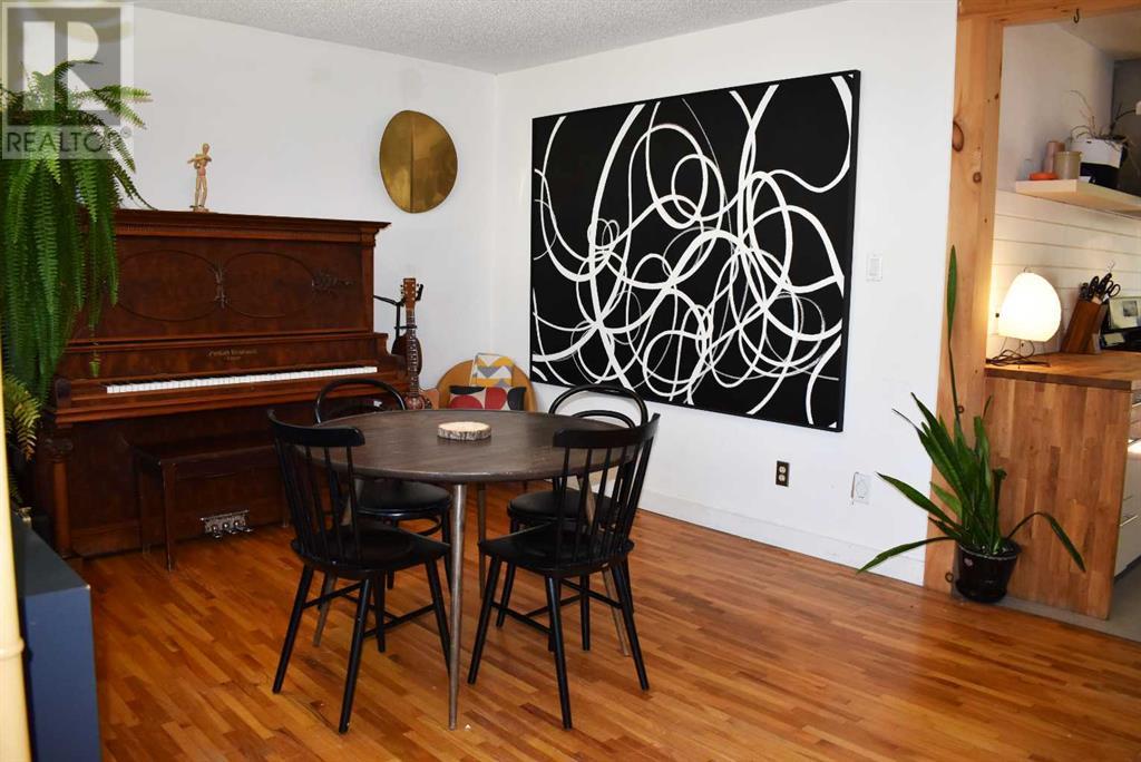 8932 34 Avenue Nw, Calgary, Alberta  T3B 1S2 - Photo 9 - A2214071