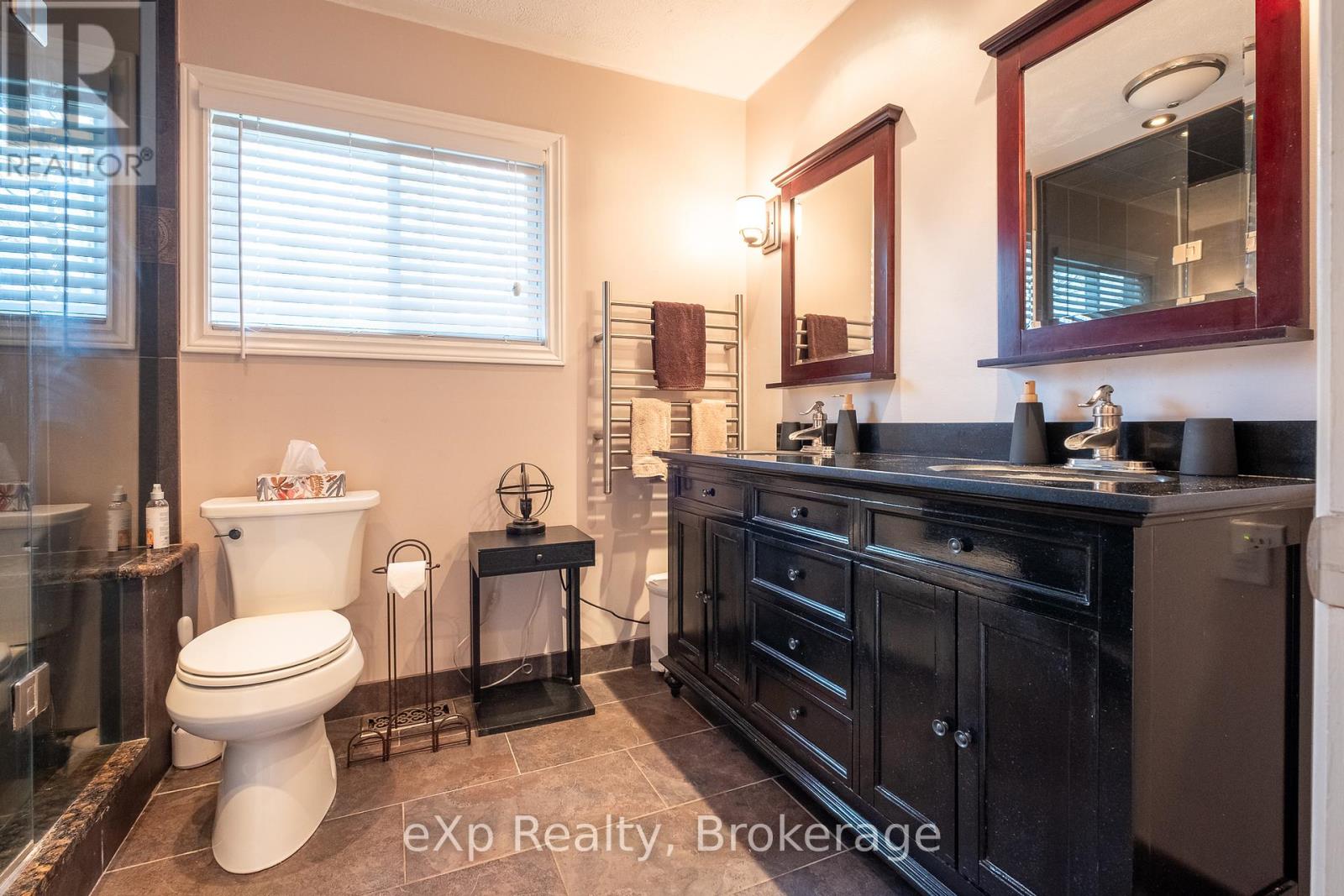 394213 Concession 2, West Grey, Ontario  N0C 1H0 - Photo 19 - X12138100