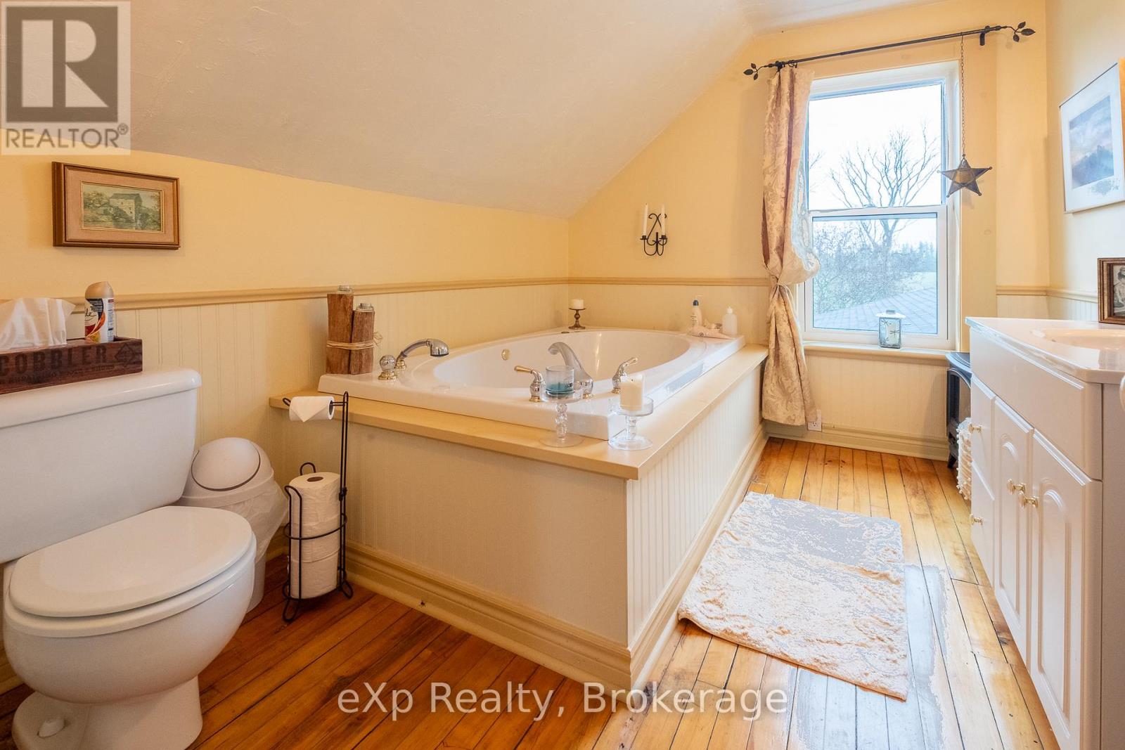394213 Concession 2, West Grey, Ontario  N0C 1H0 - Photo 27 - X12138100