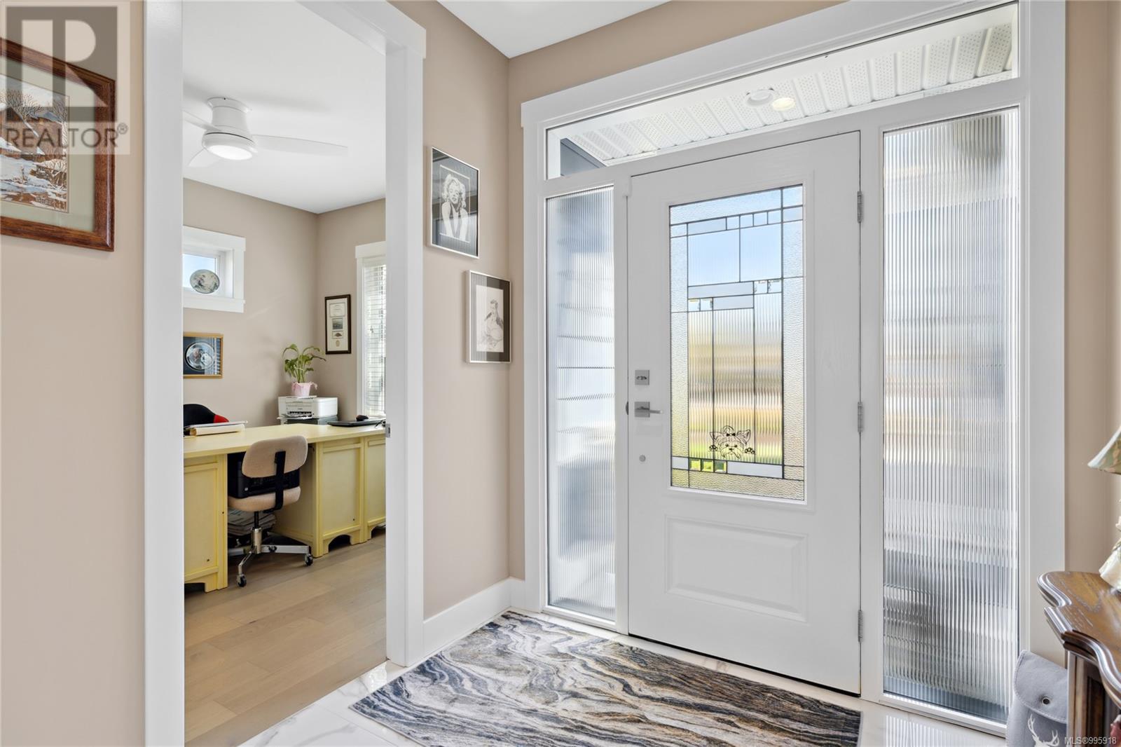 Property at 983 Brookfield Cres image 1
