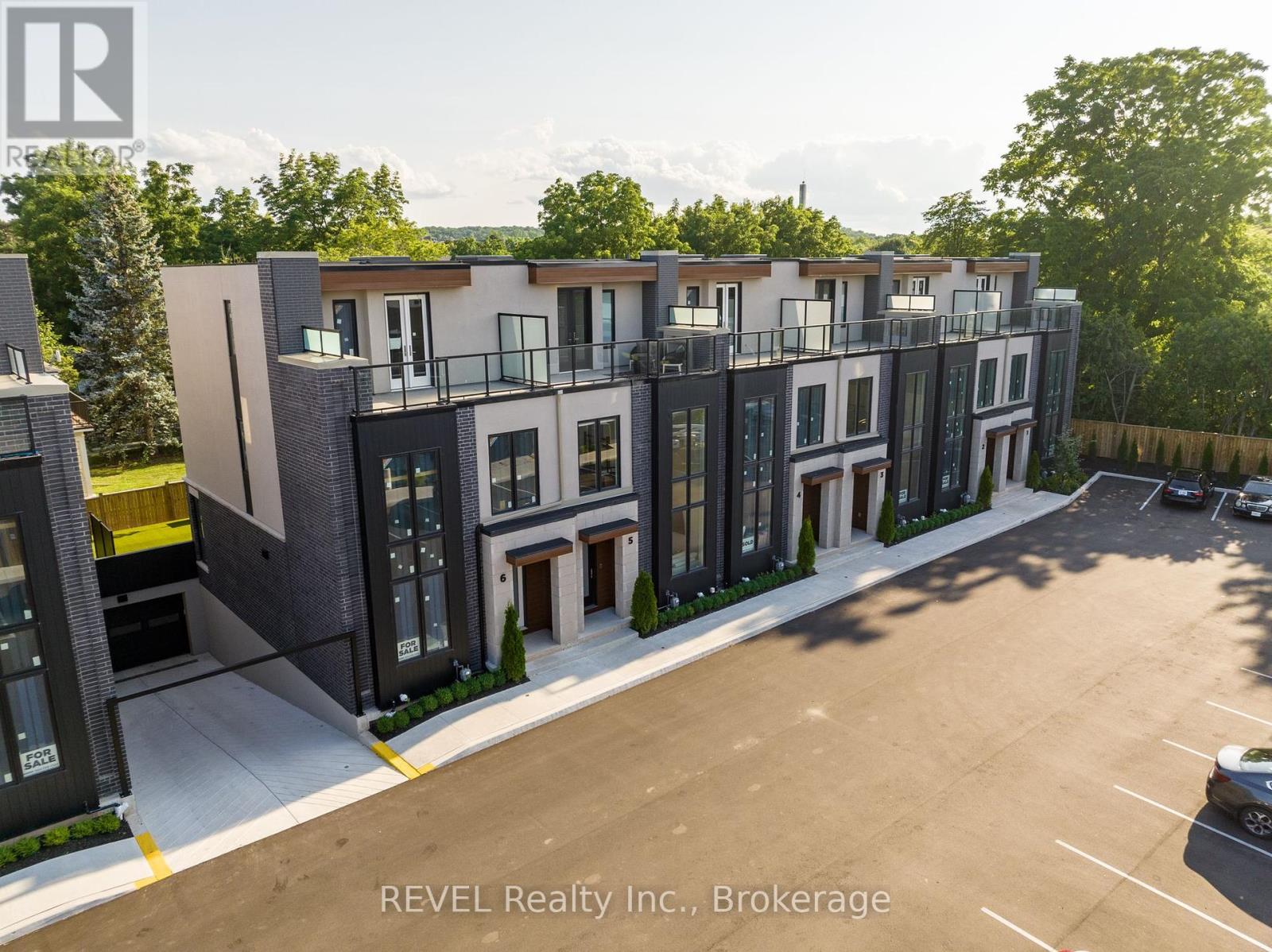 10 - 1397 York Road, Niagara-On-The-Lake, Ontario  L0S 1J1 - Photo 2 - X12138076