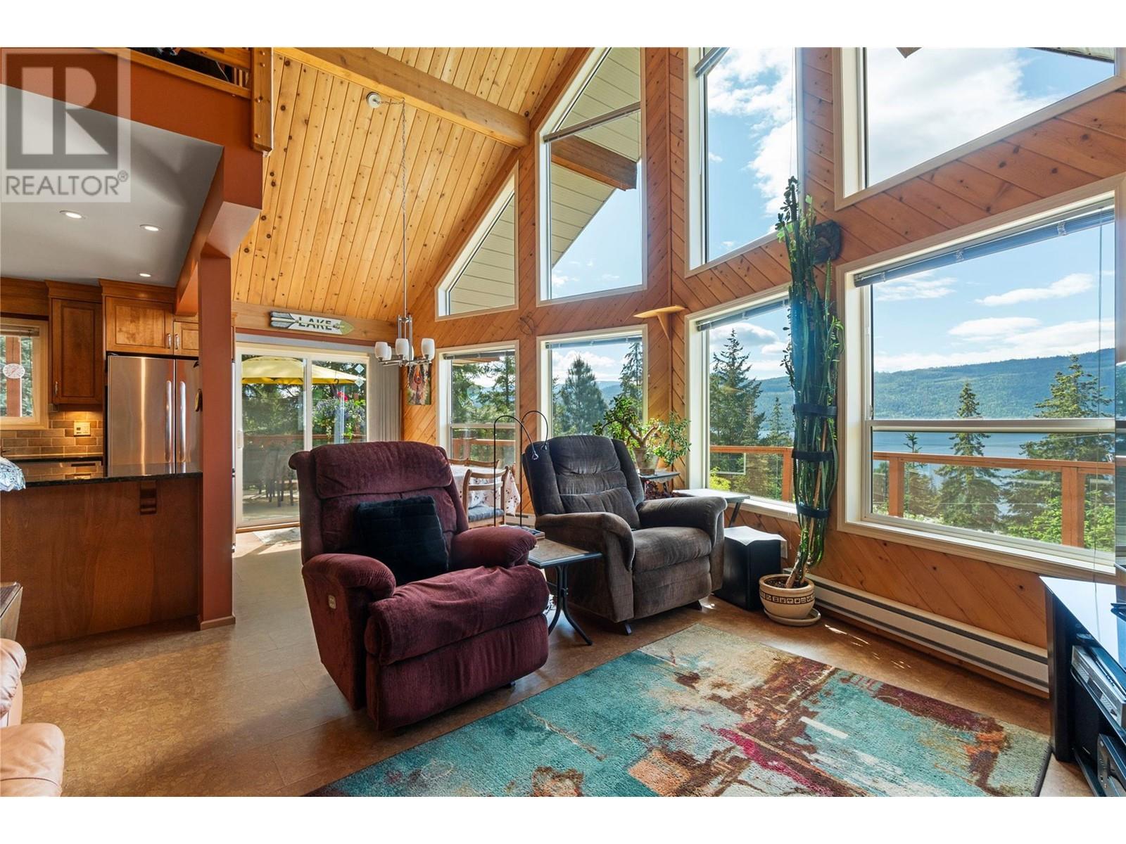 5261 Hlina Road, Celista, British Columbia  V0E 1M6 - Photo 10 - 10347251