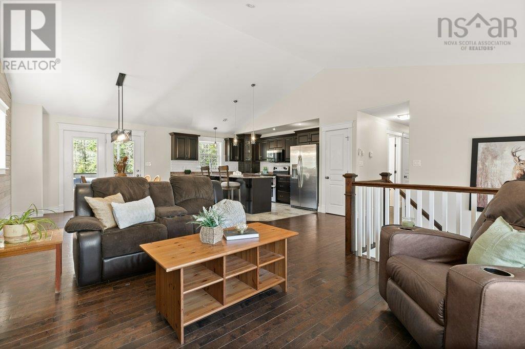 Property at 166 Sawgrass Drive image 5