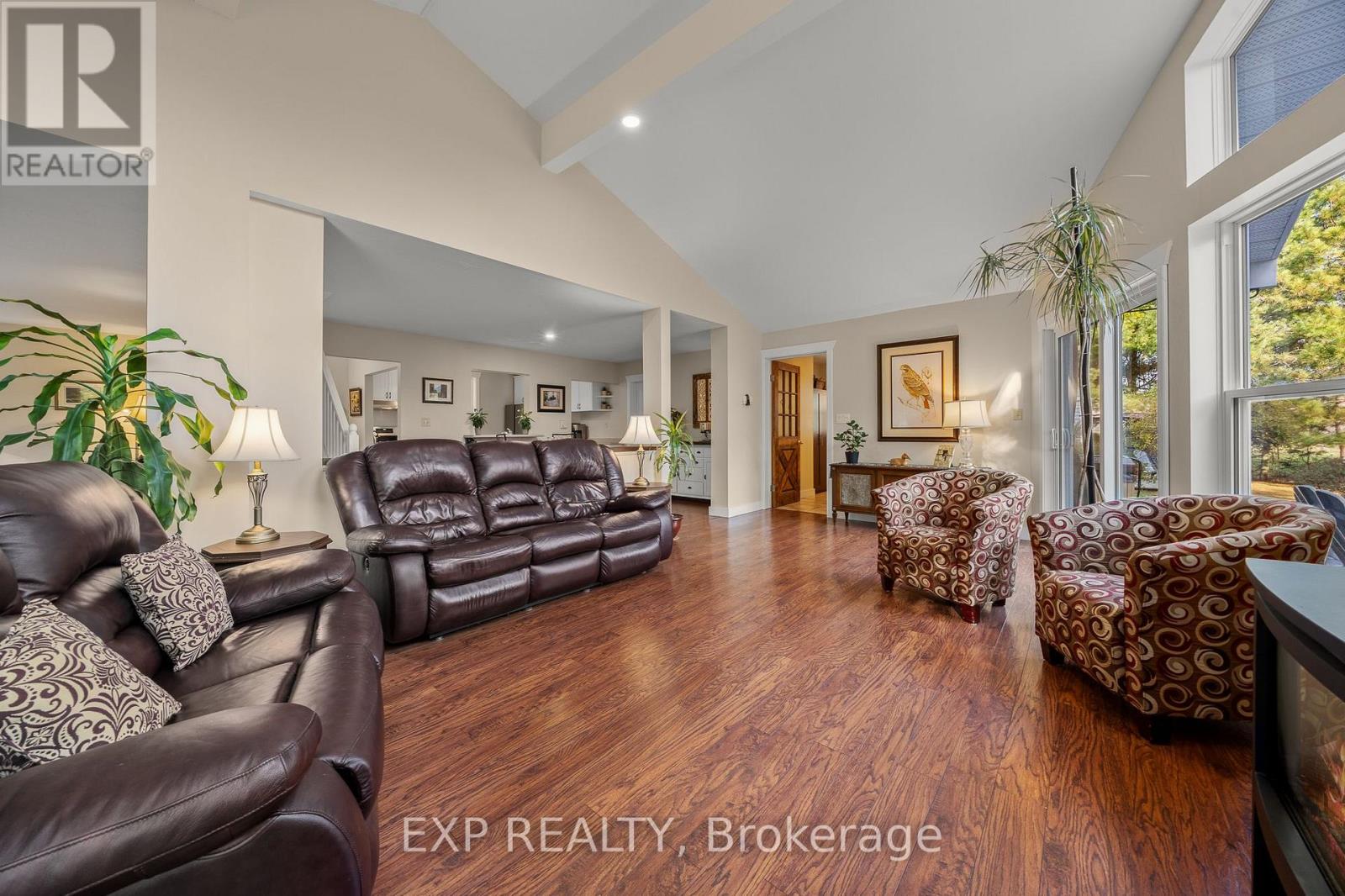 17682 Loyalist Parkway, Prince Edward County, Ontario  K0K 3L0 - Photo 14 - X12138181
