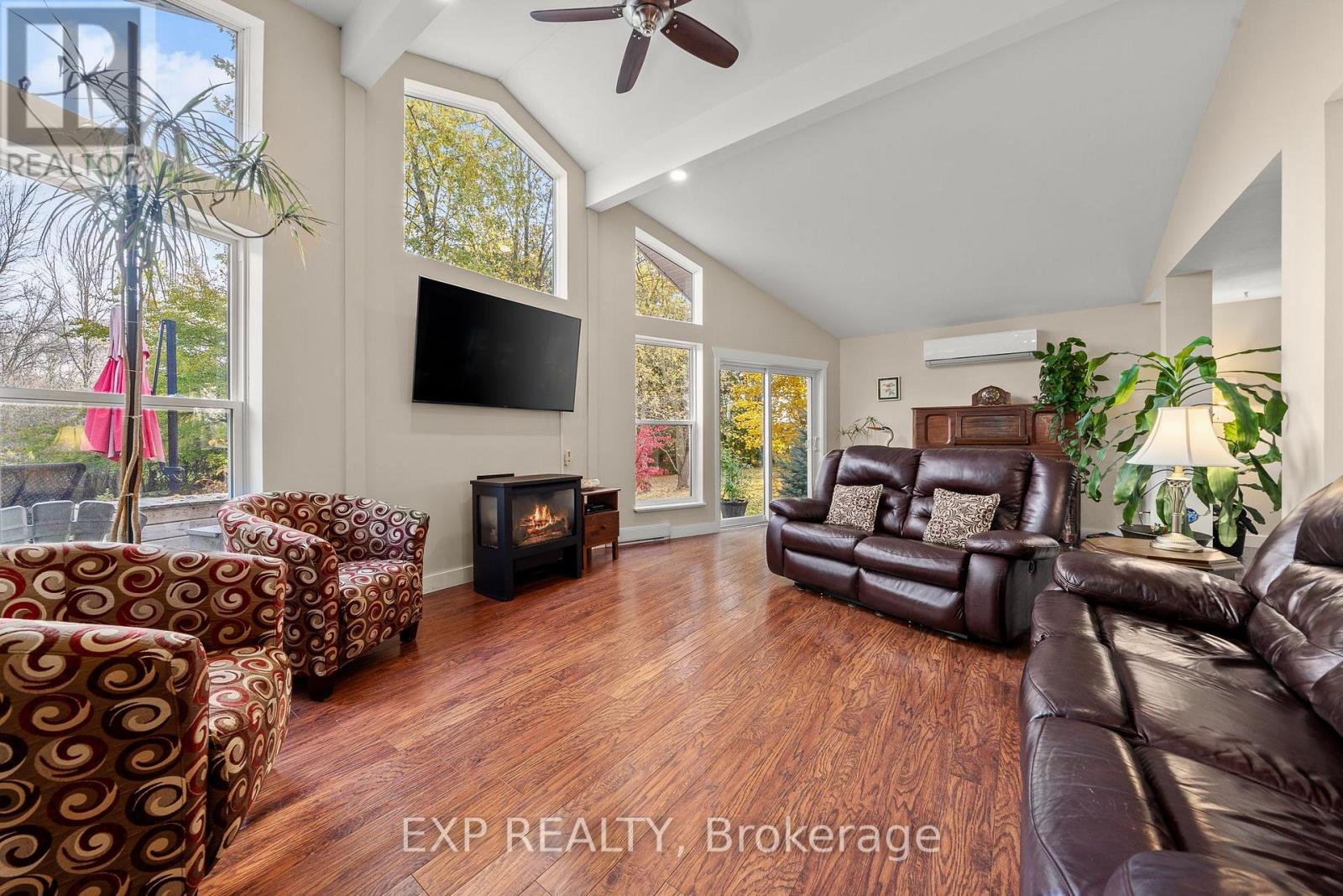 17682 Loyalist Parkway, Prince Edward County, Ontario  K0K 3L0 - Photo 16 - X12138181