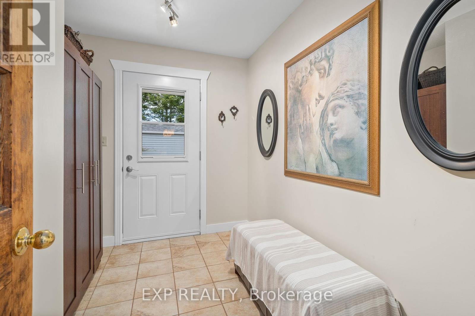 17682 Loyalist Parkway, Prince Edward County, Ontario  K0K 3L0 - Photo 19 - X12138181
