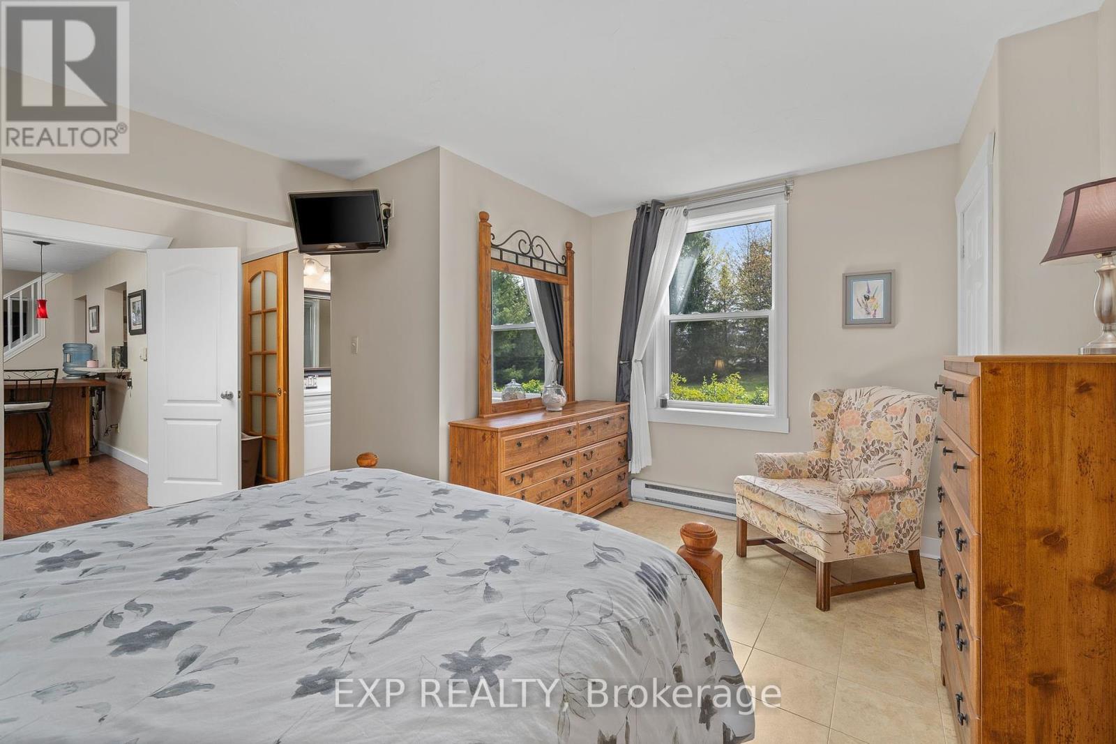 17682 Loyalist Parkway, Prince Edward County, Ontario  K0K 3L0 - Photo 21 - X12138181