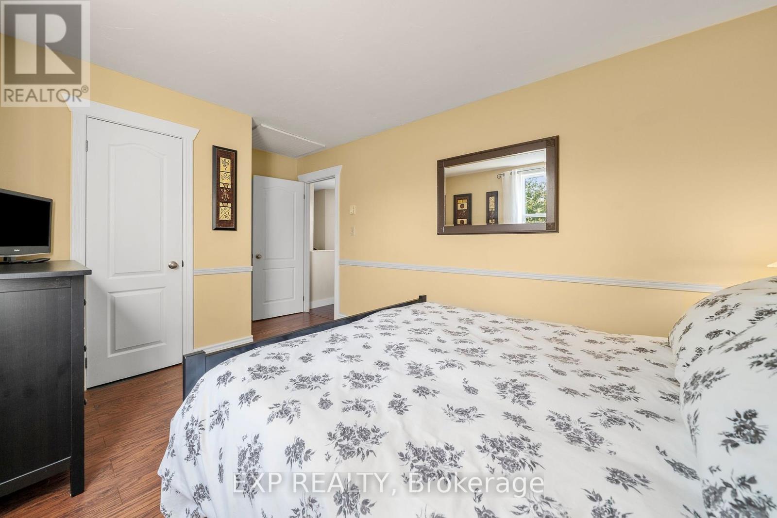 17682 Loyalist Parkway, Prince Edward County, Ontario  K0K 3L0 - Photo 29 - X12138181