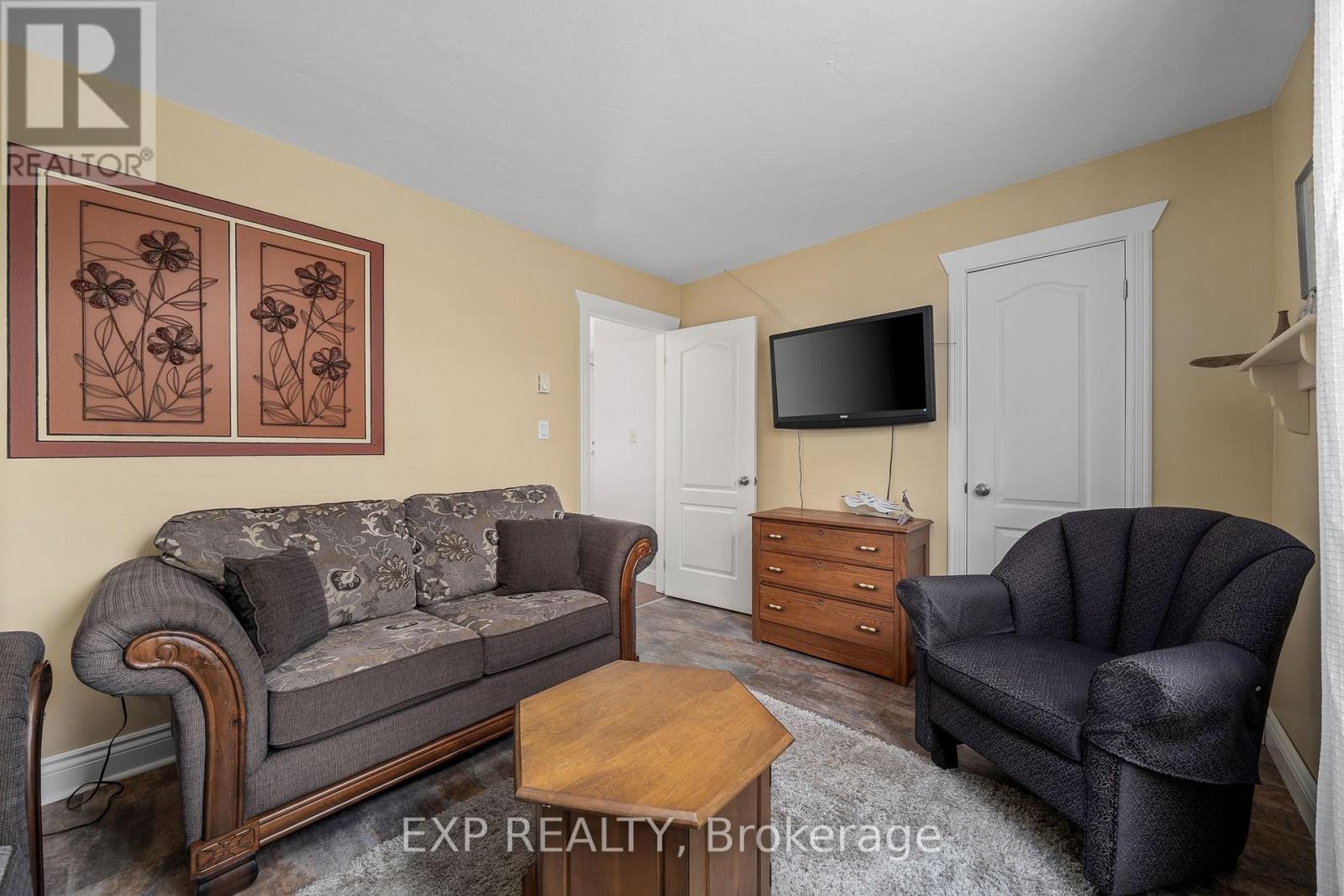 17682 Loyalist Parkway, Prince Edward County, Ontario  K0K 3L0 - Photo 32 - X12138181