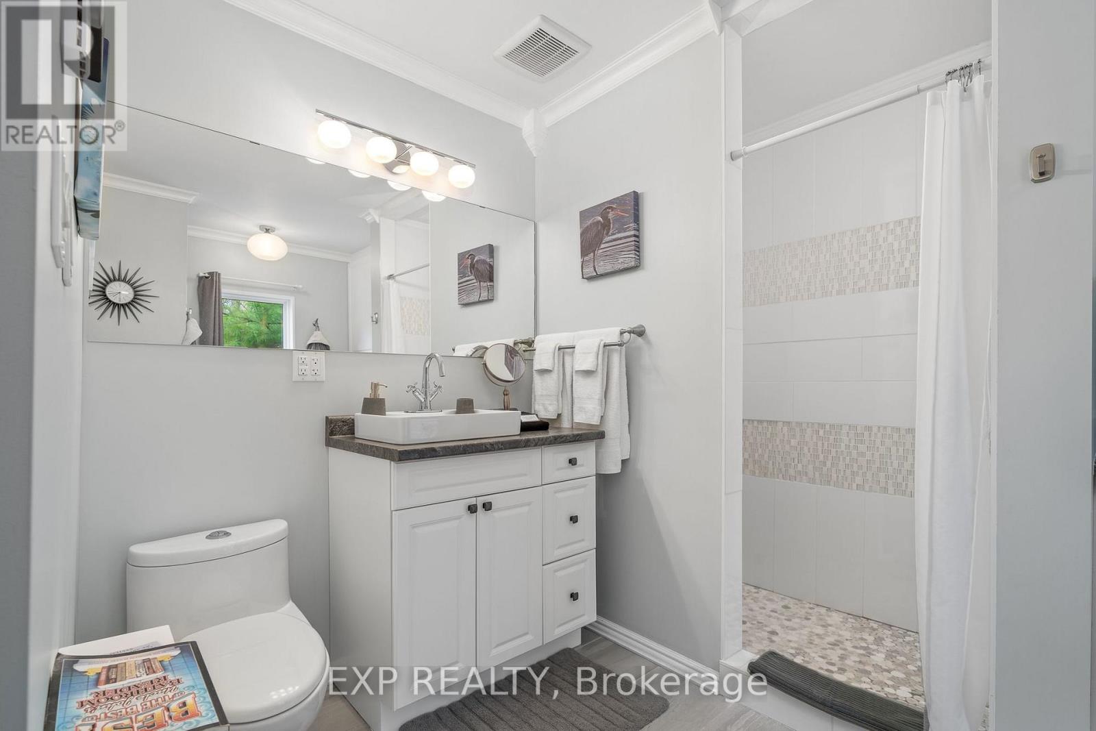 17682 Loyalist Parkway, Prince Edward County, Ontario  K0K 3L0 - Photo 46 - X12138181