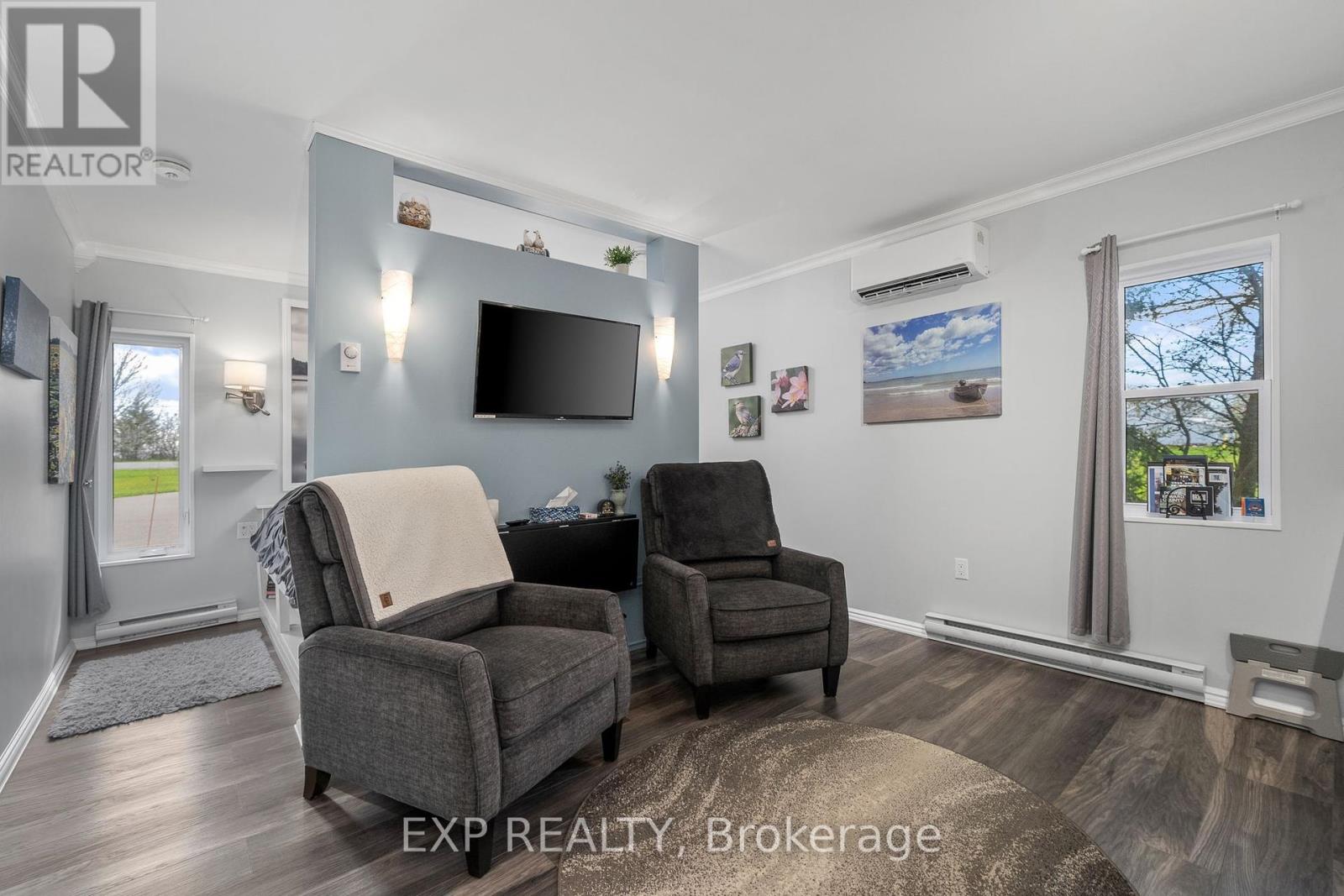 17682 Loyalist Parkway, Prince Edward County, Ontario  K0K 3L0 - Photo 49 - X12138181